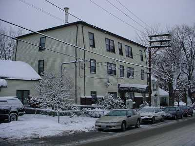 32-34 E Main St, West Warwick, RI à vendre - Photo principale - Image 1 de 1