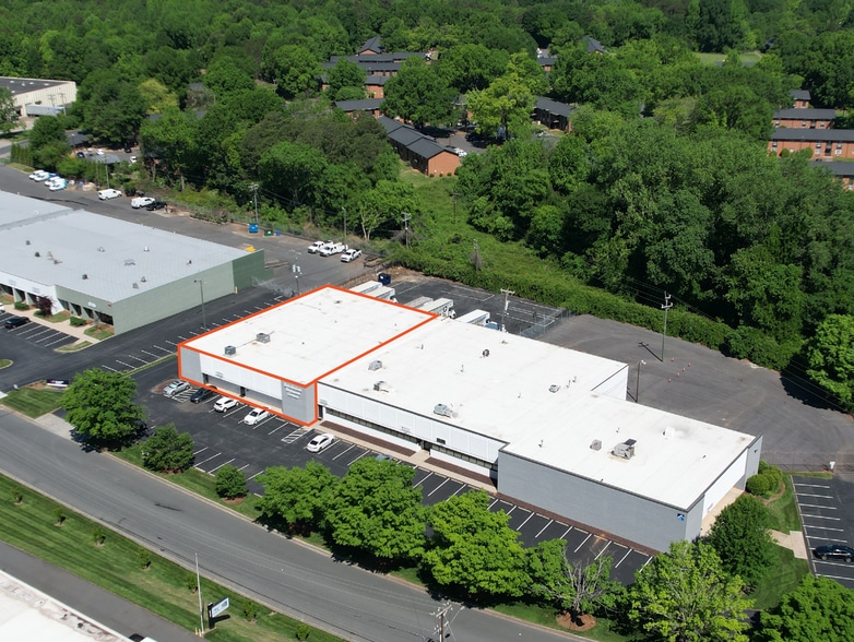 4210-4300 Revolution Park Dr, Charlotte, NC for lease - Building Photo - Image 3 of 3