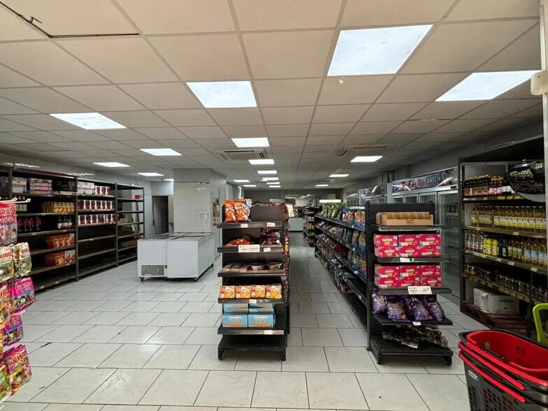 Commerce de détail dans Paris à louer - Photo du bâtiment - Image 3 de 6