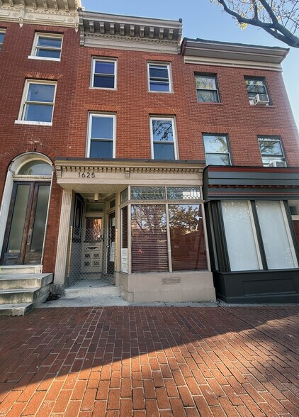 1625 E Baltimore St, Baltimore, MD à vendre - Photo du bâtiment - Image 3 de 6