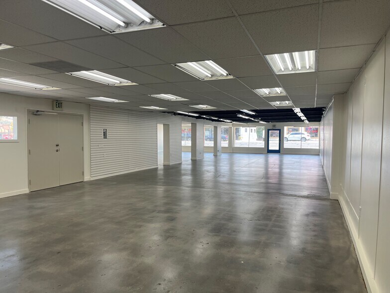 2974 E Thousand Oaks Blvd, Thousand Oaks, CA à louer - Photo intérieure - Image 3 de 4