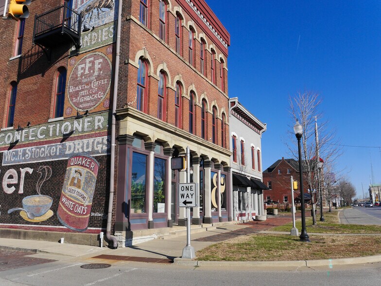 1006-1008 E Washington St, Indianapolis, IN for lease - Building Photo - Image 2 of 3