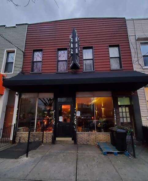 464 Onderdonk Ave, Flushing, NY à louer - Photo principale - Image 1 de 19