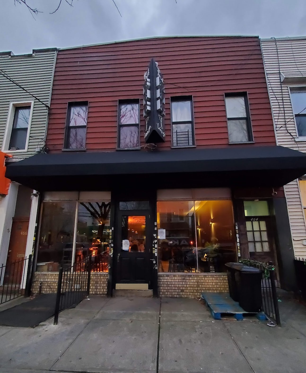 464 Onderdonk Ave, Flushing, NY for lease Primary Photo- Image 1 of 20