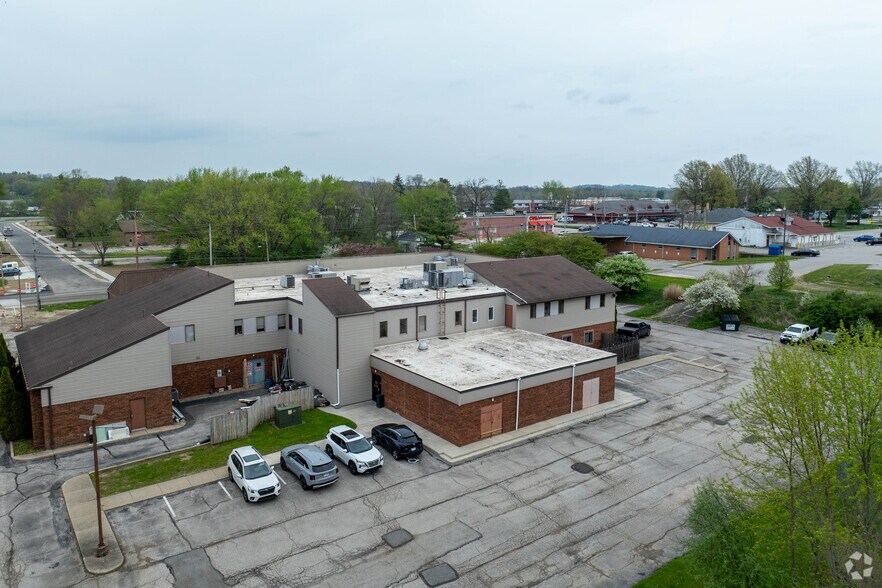 3636 Copley Rd, Akron, OH à louer - Photo du bâtiment - Image 2 de 4