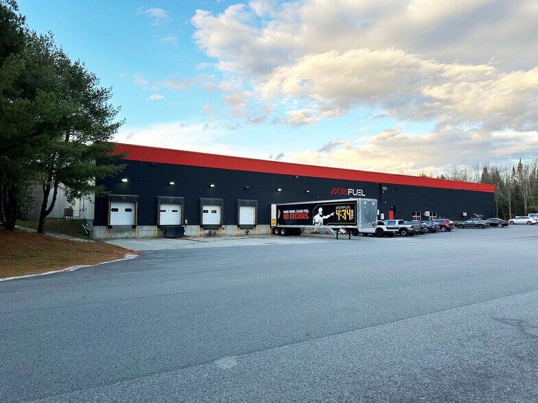 1149 Main St, Jay, ME à vendre - Photo du bâtiment - Image 2 de 11