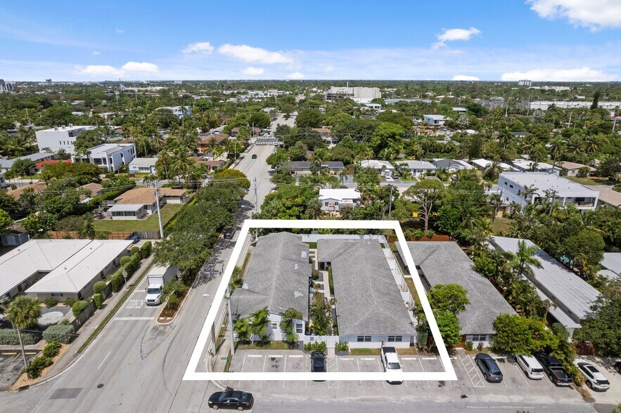 1301 NE 16th Ter, Fort Lauderdale, FL à vendre - Photo du bâtiment - Image 2 de 25