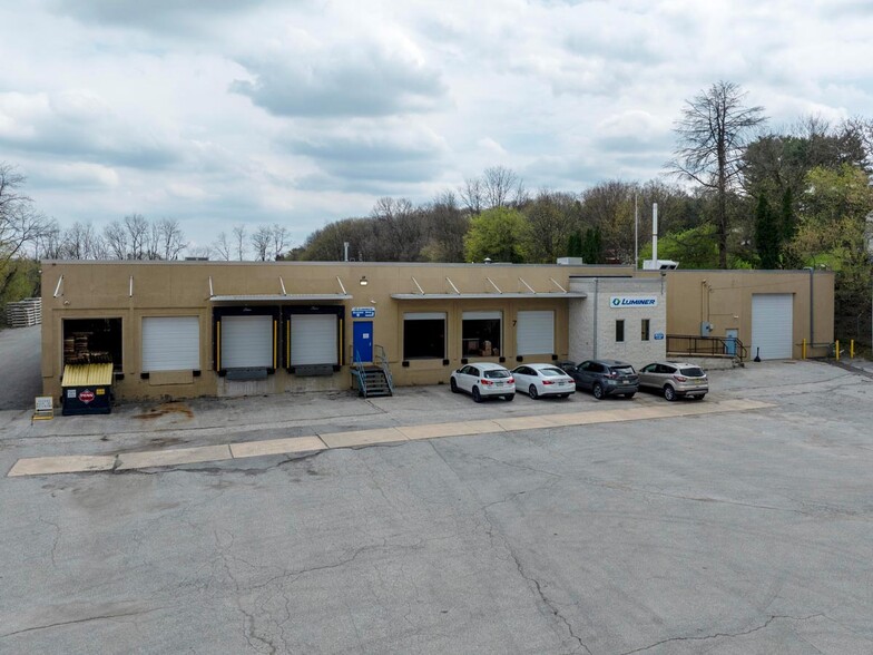 400 E Locust St, Dallastown, PA for lease - Building Photo - Image 3 of 8