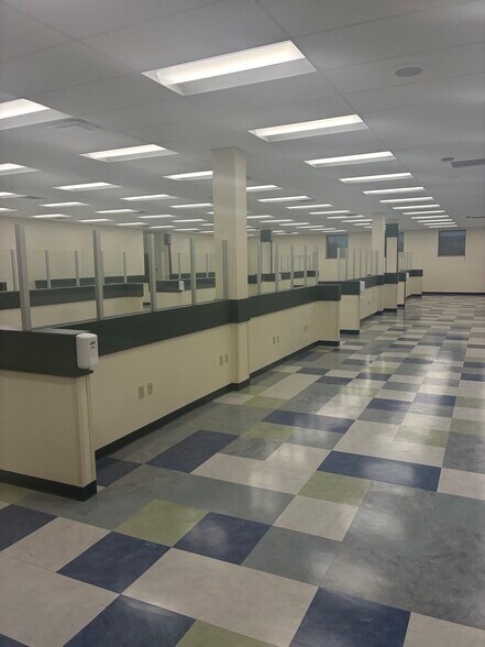 13089 S Ashland Ave, Calumet Park, IL à louer - Photo du bâtiment - Image 2 de 5