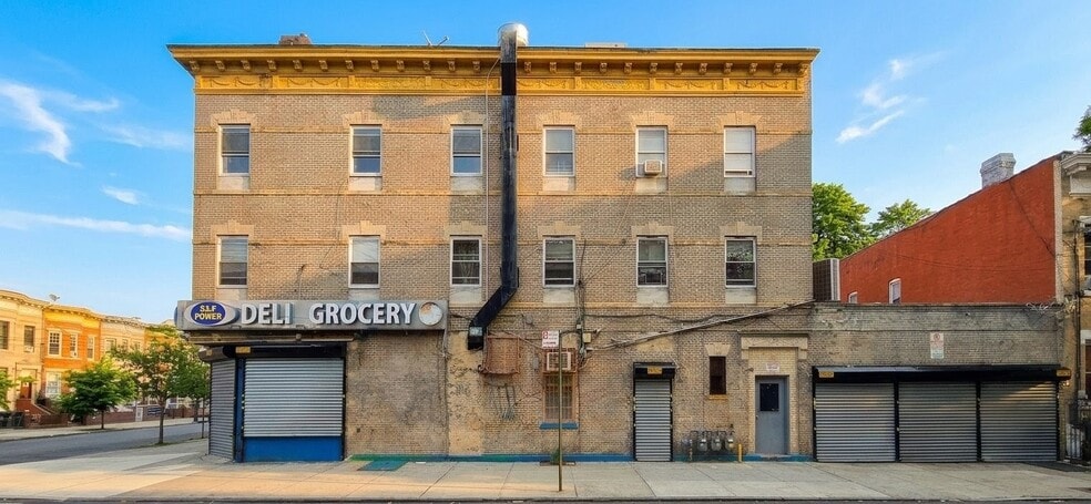 576 Ridgewood Ave, Brooklyn, NY for sale - Building Photo - Image 3 of 9