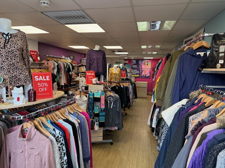 17 Sycamore Rd, Amersham à louer - Photo du bâtiment - Image 3 de 5