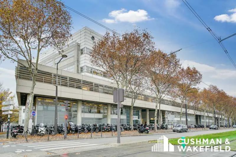 Office in Paris for lease - Building Photo - Image 1 of 1