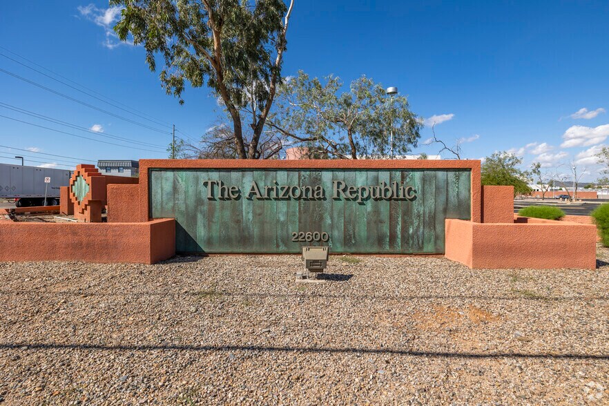 22600 N 19th Ave, Phoenix, AZ à louer - Photo du bâtiment - Image 3 de 12