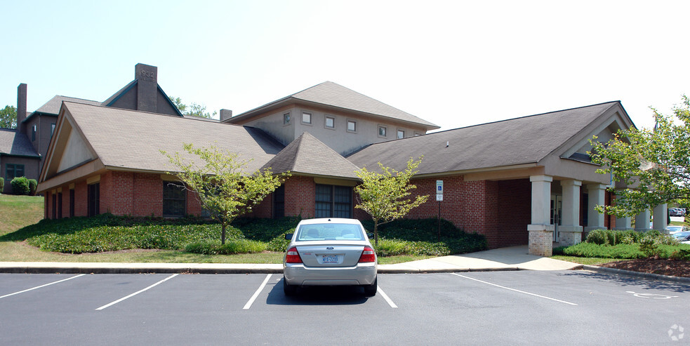 950 Hendersonville Rd, Asheville, NC à vendre - Photo du bâtiment - Image 1 de 1