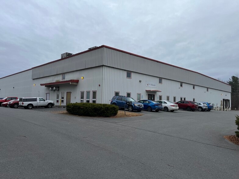 39 Gus Lapham Ln, Plattsburgh, NY for lease - Building Photo - Image 1 of 2