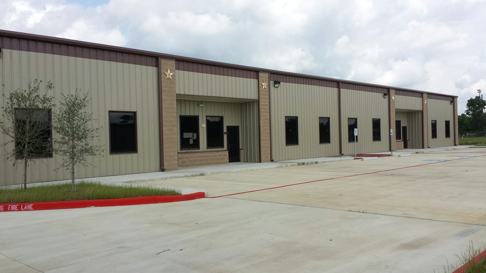 420 Chestnut Business Park, Tomball, TX à vendre - Photo du bâtiment - Image 1 de 1