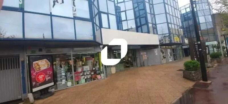 Commerce de détail dans Saint-Maur-des-Fossés à louer - Photo du bâtiment - Image 2 de 5