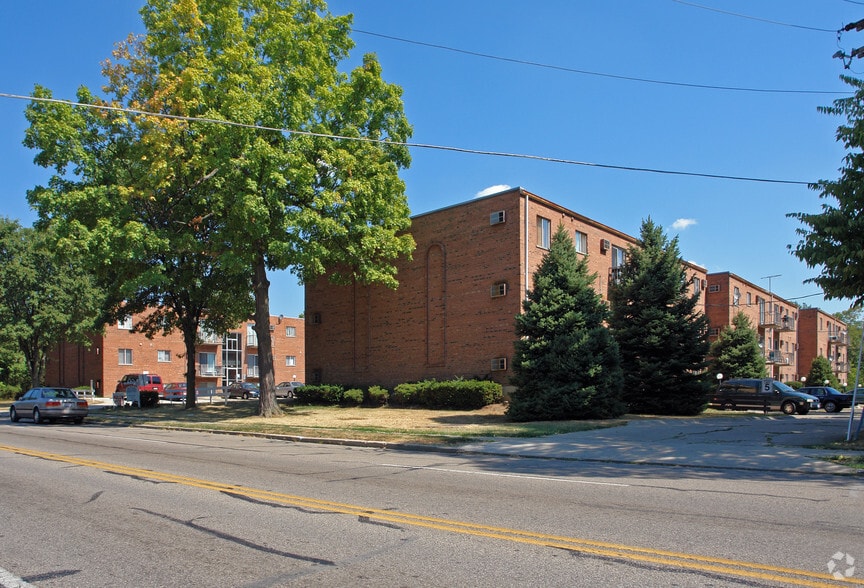 2846 Harrison Ave, Cincinnati, OH à vendre - Photo principale - Image 1 de 3