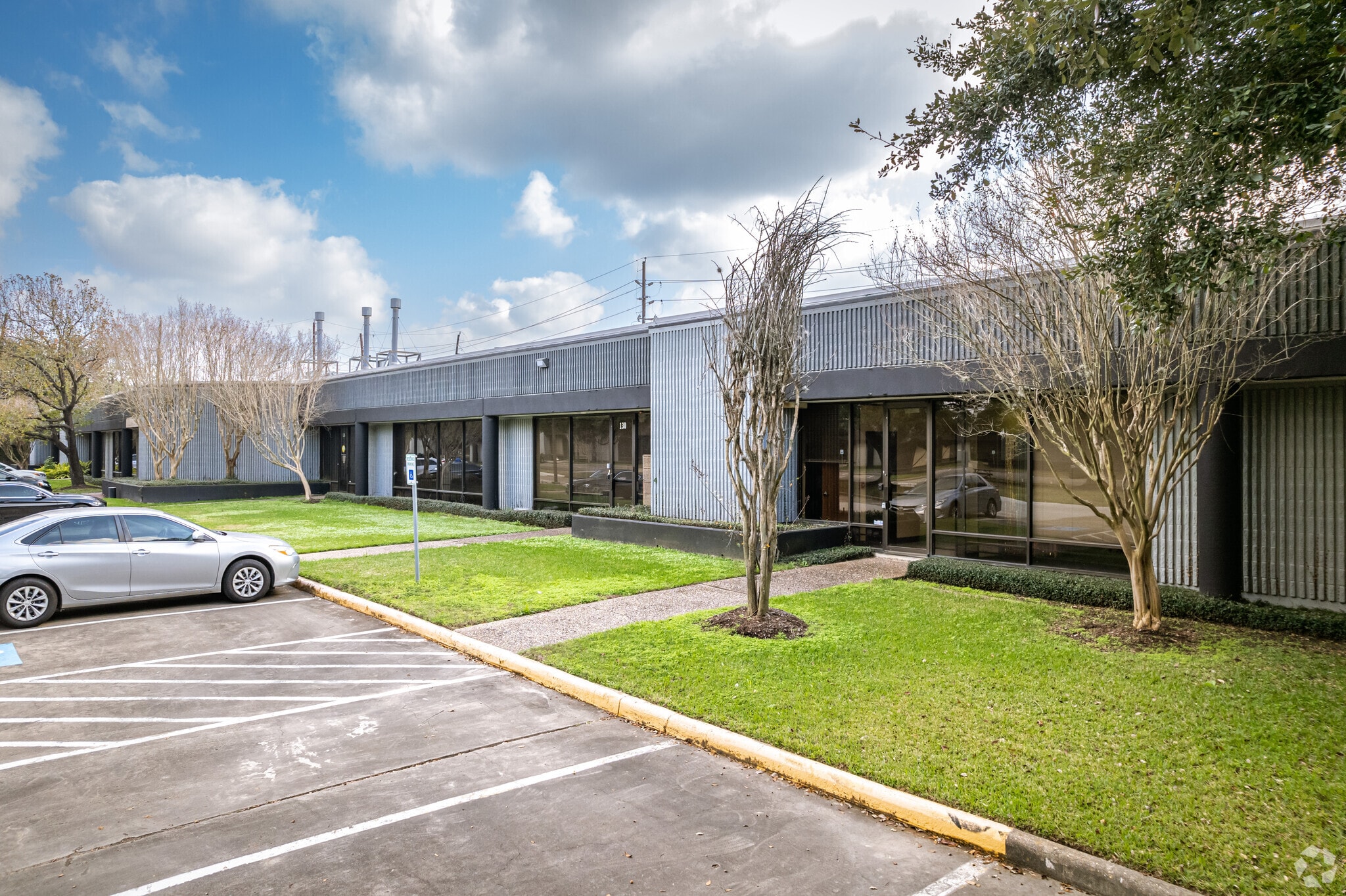 8285 El Rio St, Houston, TX for lease Primary Photo- Image 1 of 6