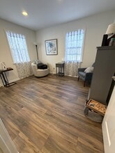 25 Church Hill Rd, Newtown, CT à louer Photo intérieure- Image 2 de 6