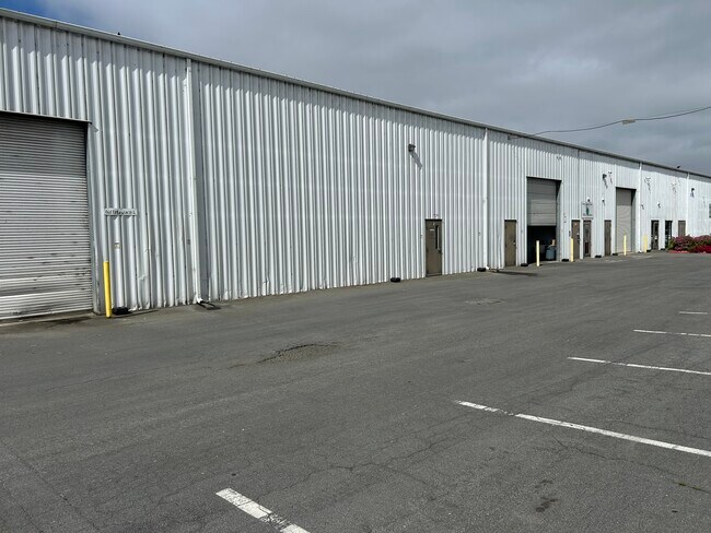 Plus de détails pour 845 W Market St, Salinas, CA - Industriel à louer