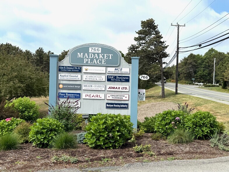 766 Falmouth Rd, Mashpee, MA à louer - Photo du bâtiment - Image 2 de 12