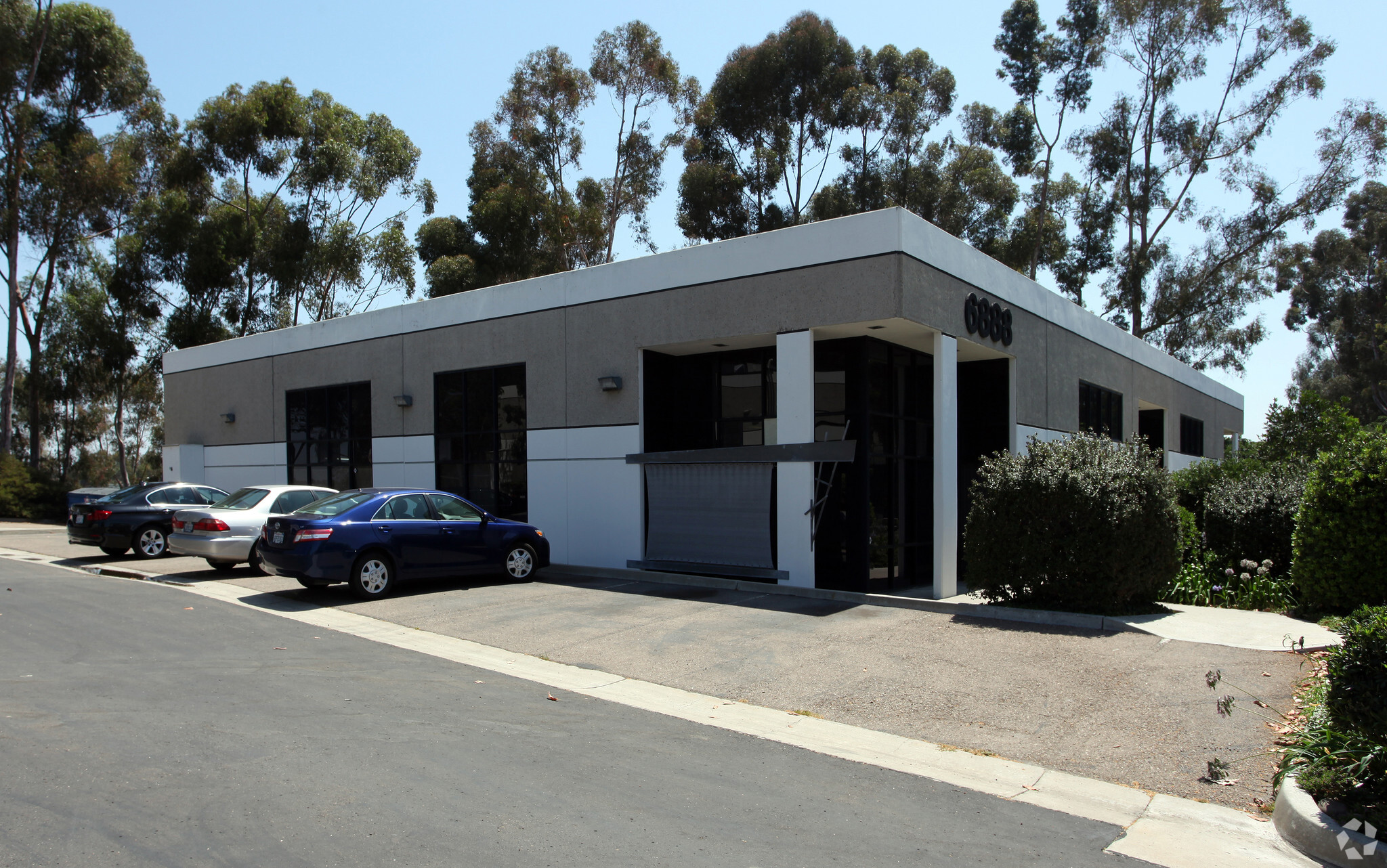 6888 Nancy Ridge Dr, San Diego, CA for lease Primary Photo- Image 1 of 4