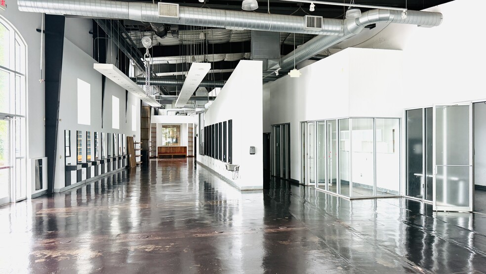 887 W Marietta St NW, Atlanta, GA for sale - Interior Photo - Image 3 of 15