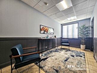 More details for 300-310 Happ Rd, Northfield, IL - Retail for Lease