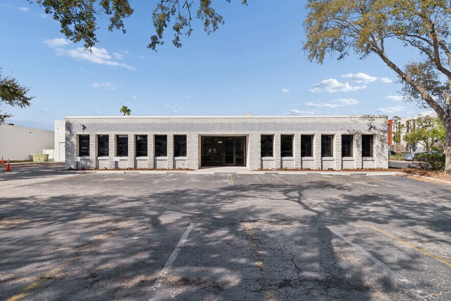 4913 W Laurel St, Tampa, FL à vendre - Photo du bâtiment - Image 2 de 27