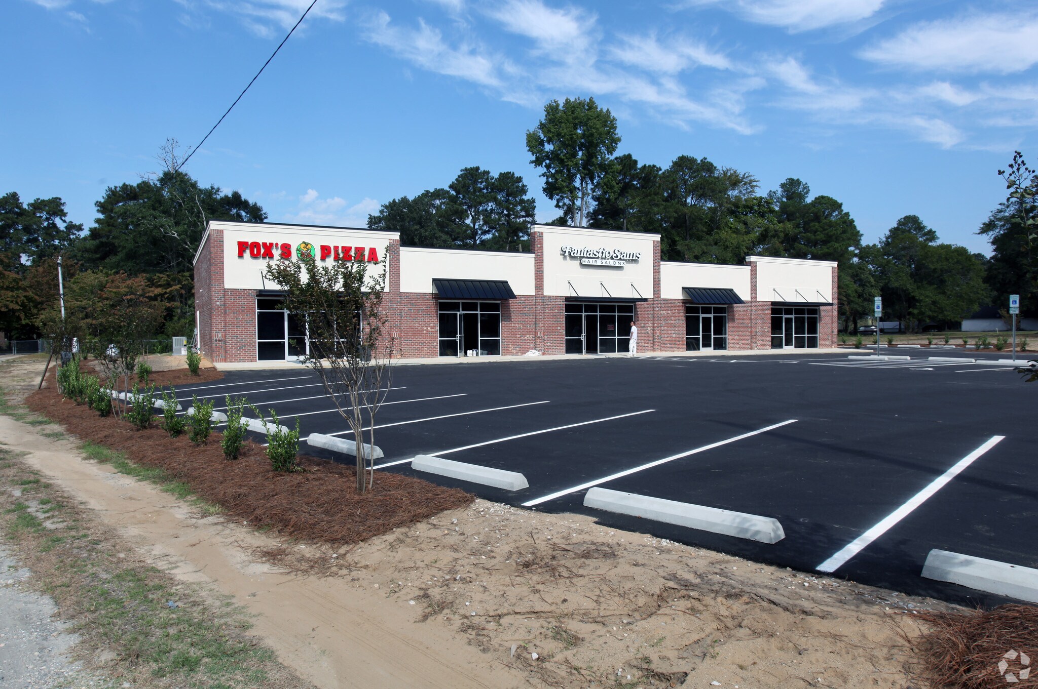3935-3943 Dunn Rd, Fayetteville, NC for lease Primary Photo- Image 1 of 25