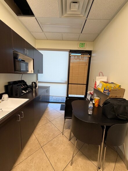 6332 S Rainbow Blvd, Las Vegas, NV à louer - Photo du bâtiment - Image 3 de 24