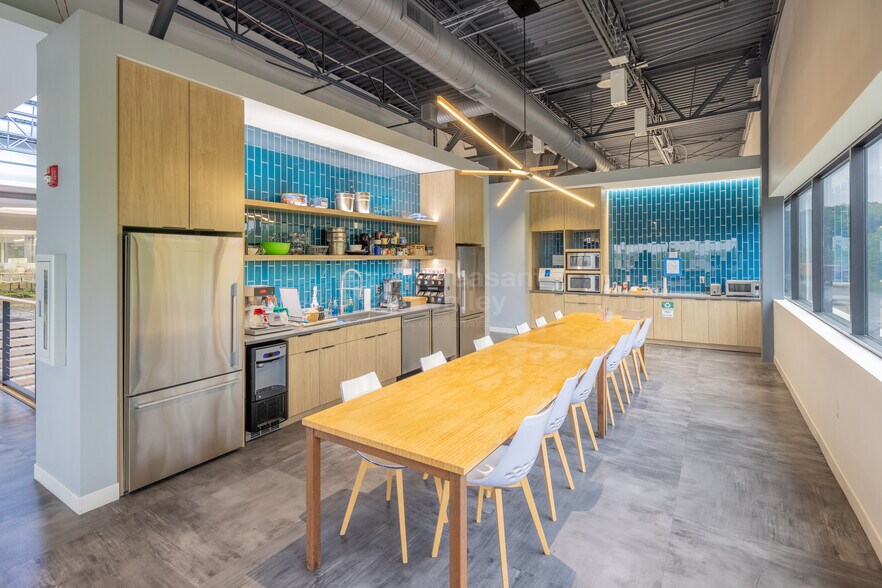 30320 Emerald Valley Pky, Solon, OH à louer - Photo intérieure - Image 3 de 12