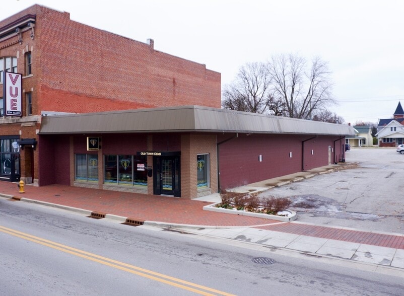 220 W Main St, Greenwood, IN for lease - Building Photo - Image 2 of 17