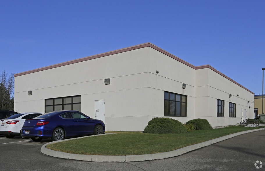 846 Parkcentre Way, Nampa, ID à vendre - Photo du bâtiment - Image 2 de 3