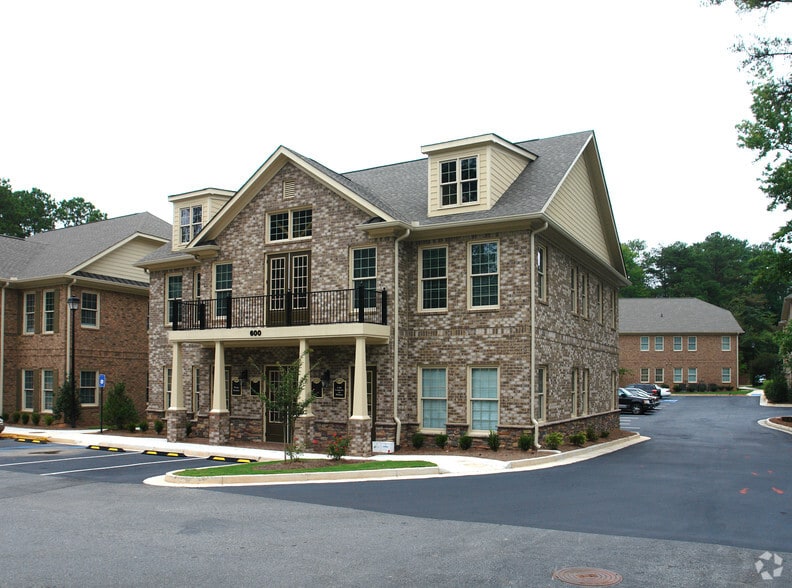 1905 Woodstock Rd, Roswell, GA for lease - Building Photo - Image 3 of 14