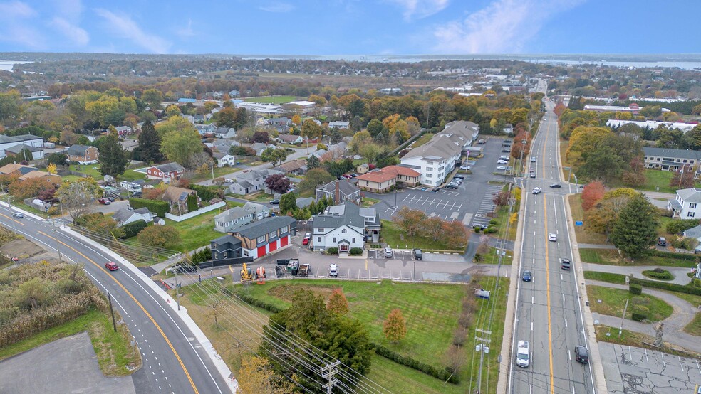 499 E Main Rd, Middletown, RI for sale - Building Photo - Image 2 of 9