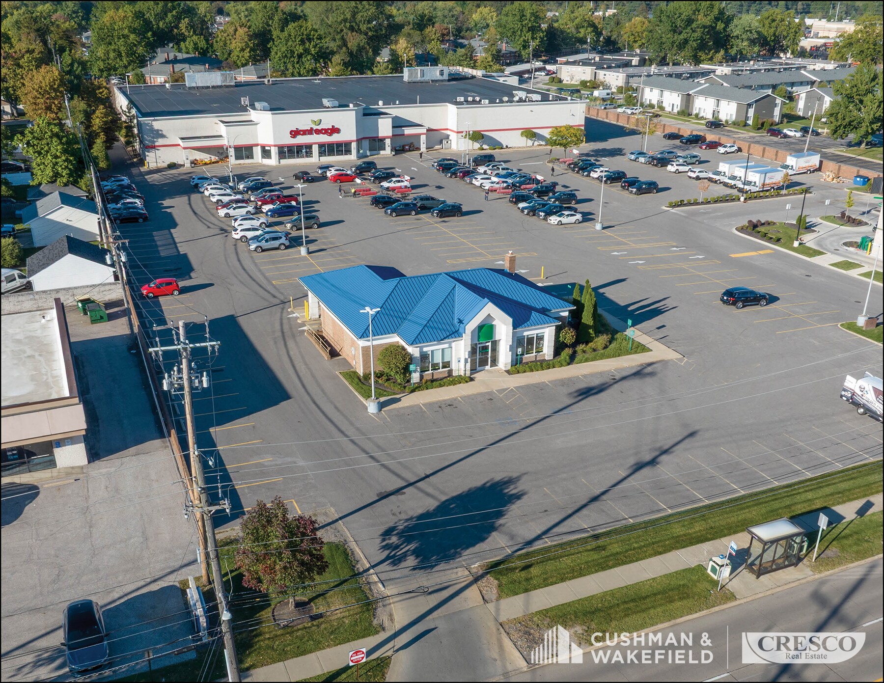 6257 Mayfield Rd, Cleveland, OH à louer Photo du bâtiment- Image 1 de 5