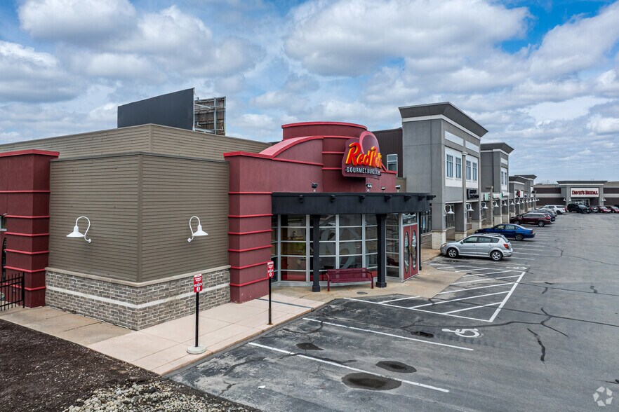 The Shoppes at the Village portefeuille de 4 propriétés à vendre sur LoopNet.ca - Photo principale - Image 1 de 3