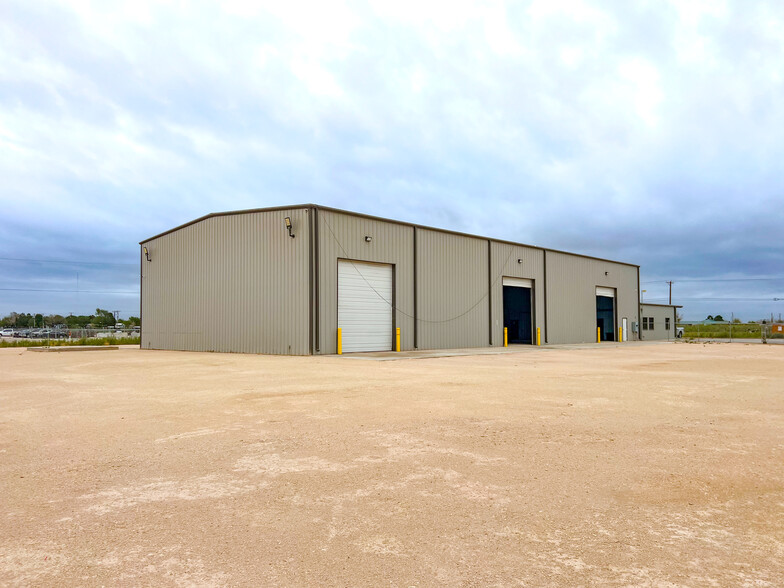 9718 County Road 150, Midland, TX for lease - Building Photo - Image 1 of 37