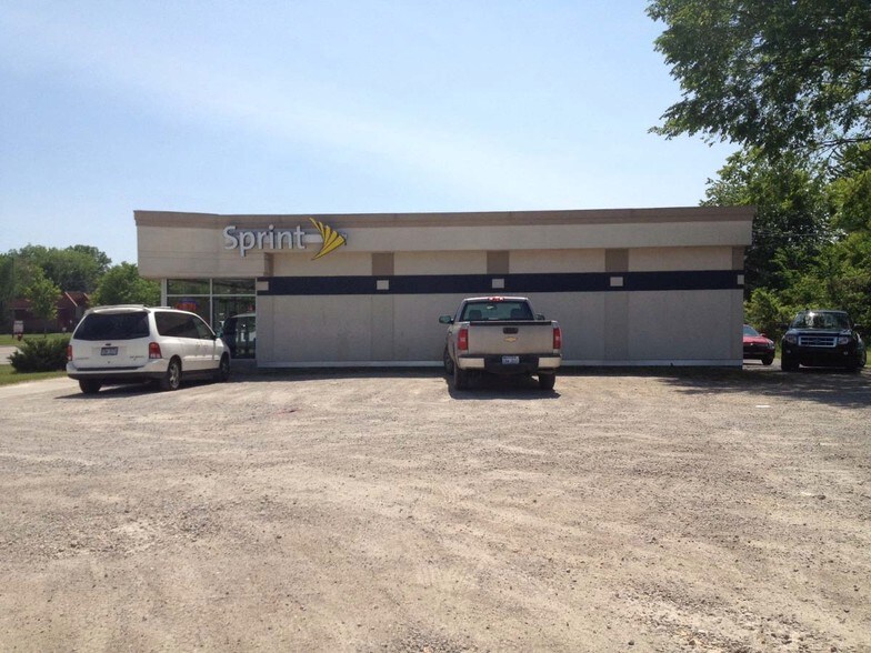 27340 Telegraph Rd, Flat Rock, MI à vendre - Photo principale - Image 1 de 2