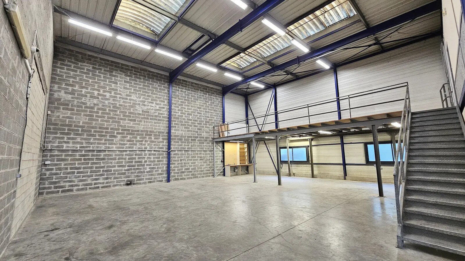 Flex in Champigny-sur-Marne for lease Interior Photo- Image 1 of 15