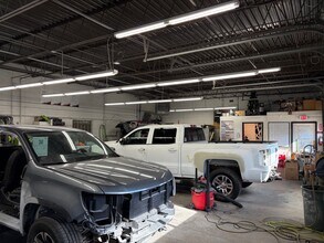 960 Osborne Rd NE, Fridley, MN à louer Photo intérieure- Image 2 de 16