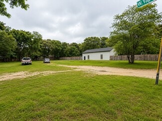 More details for 208 Old Yaphank Rd, Coram, NY - Industrial for Sale