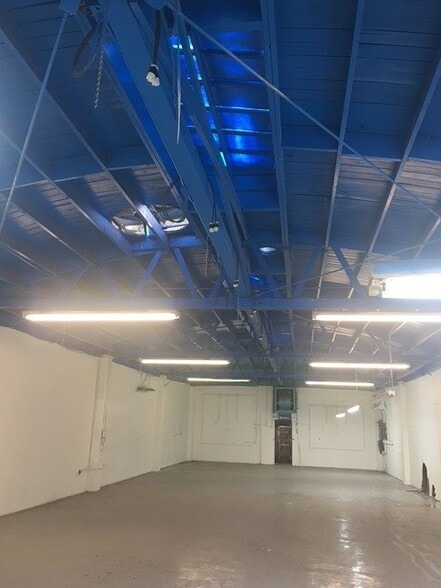 3638 Fruitland Ave, Maywood, CA for sale - Interior Photo - Image 2 of 5