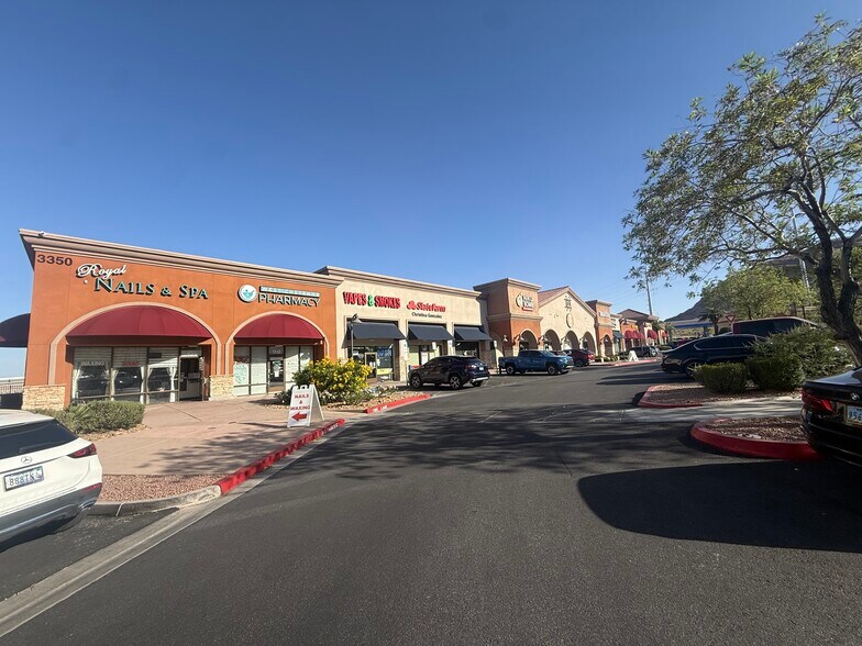 3350-3390 Novat St, Las Vegas, NV à louer - Photo du bâtiment - Image 2 de 7