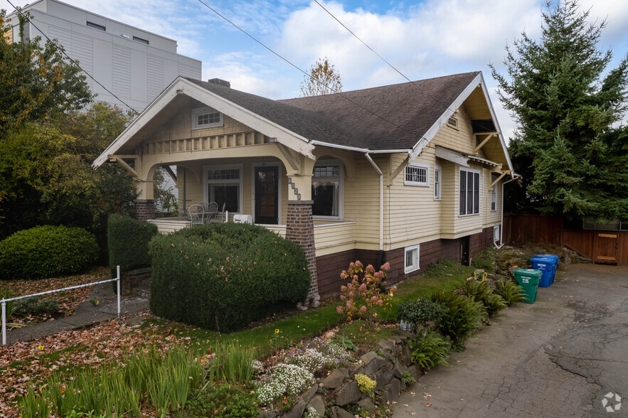 8323-8327 15th Ave, Seattle, WA for sale - Building Photo - Image 2 of 11
