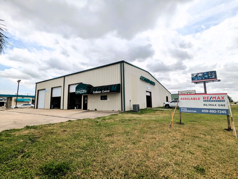 5320 W Parkway St, Groves, TX for sale - Building Photo - Image 3 of 42