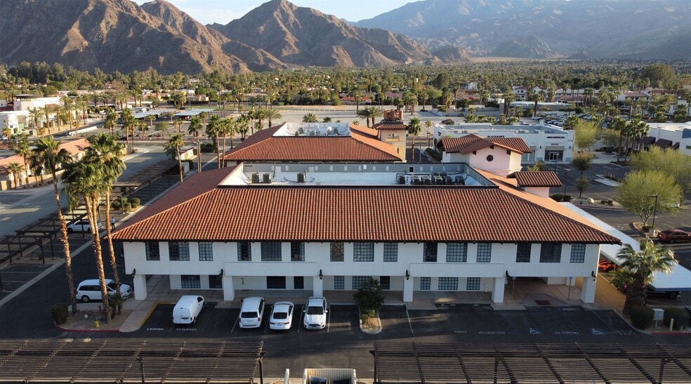 78140 Calle Tampico, La Quinta, CA à louer - Photo du bâtiment - Image 1 de 3