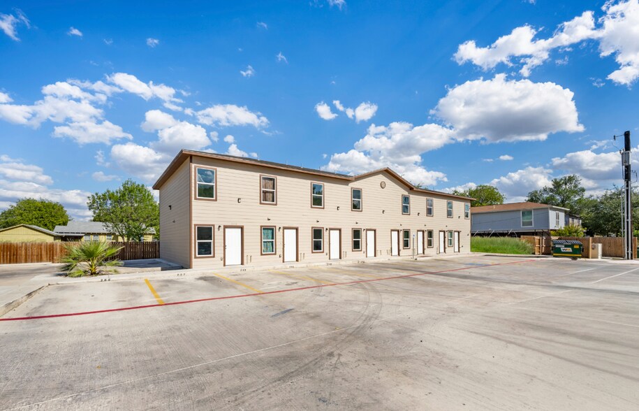 7302 Mary Abbott St, San Antonio, TX à vendre - Photo du bâtiment - Image 1 de 17